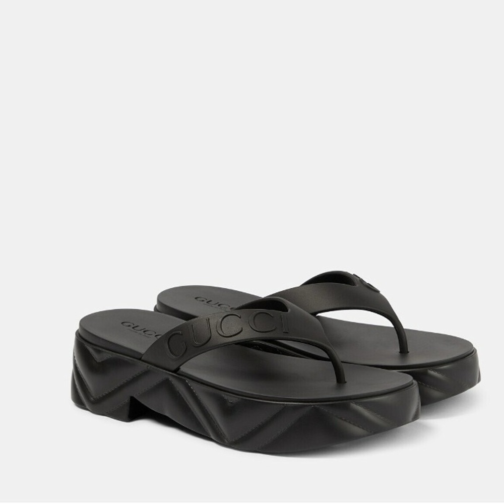 New GUCCI logo Thong Platform black rubber Sandals